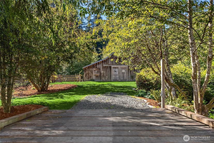 Property photo for 7183 NE Eagle Harbor Drive NE, Bainbridge Island photo 3