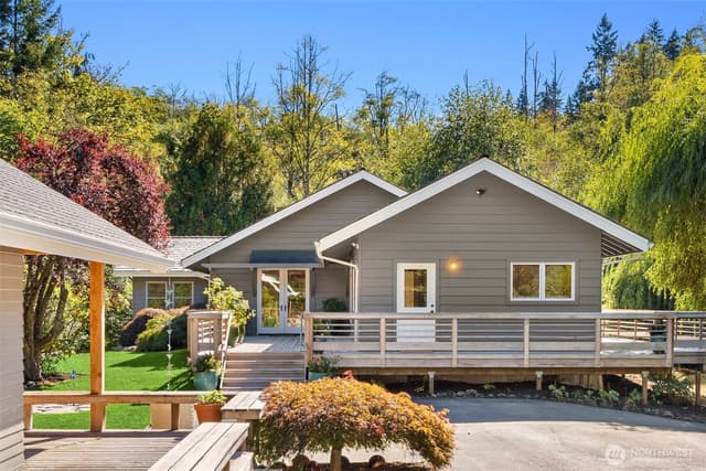 Property photo for 7183 NE Eagle Harbor Drive NE, Bainbridge Island photo 2