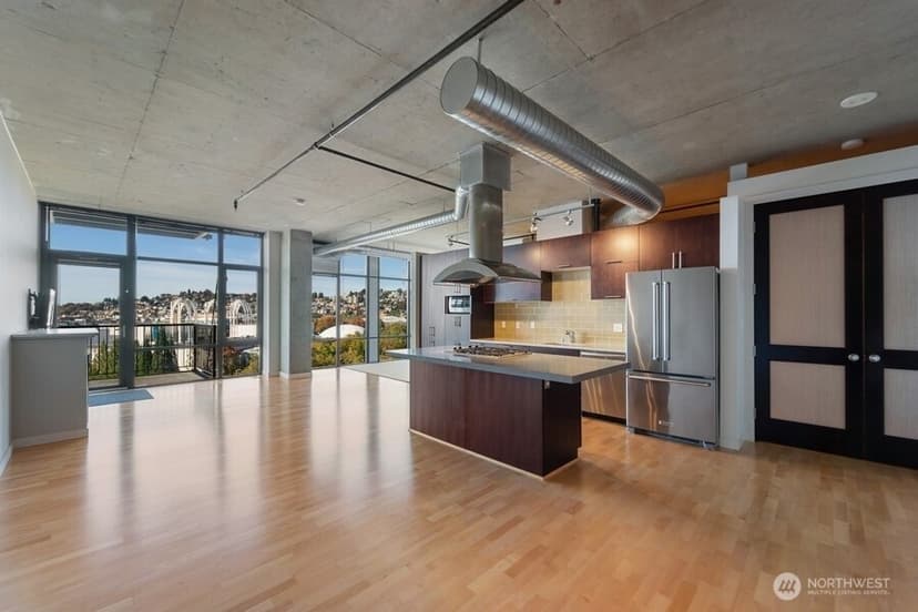 Property photo for 2720 3rd Avenue #1002, Seattle photo 3
