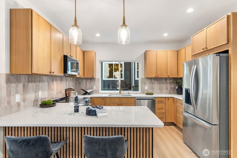 Property photo for 13321 3rd Avenue NE #D, Seattle photo 17