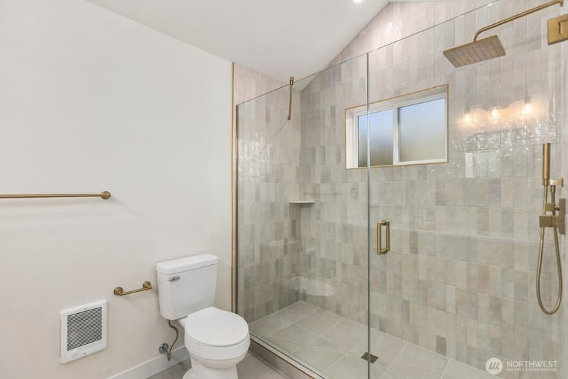 Property photo for 13321 3rd Avenue NE #D, Seattle photo 29