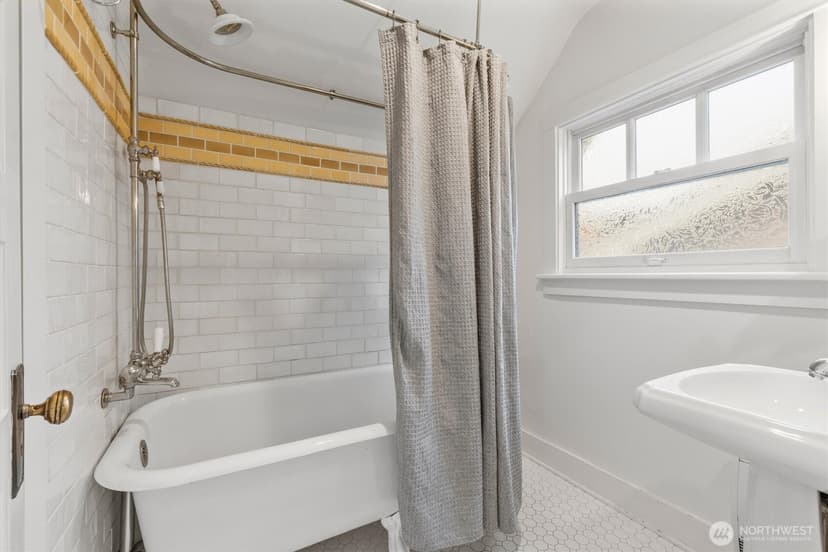 Property photo for 419 Wheeler Street, Seattle photo 17