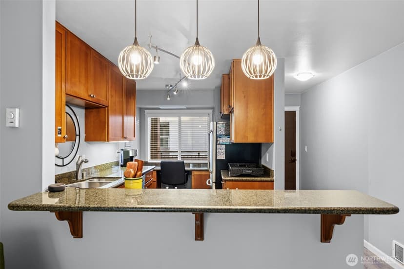 Property photo for 130 105th Avenue SE #219, Bellevue photo 6