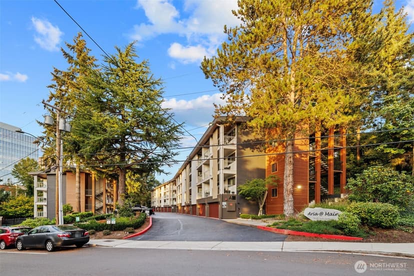 Property photo for 130 105th Avenue SE #219, Bellevue photo 3