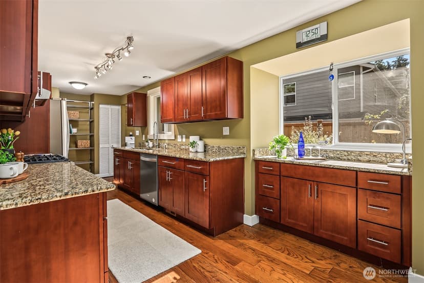 Property photo for 2526 204th Street SW, Lynnwood photo 18