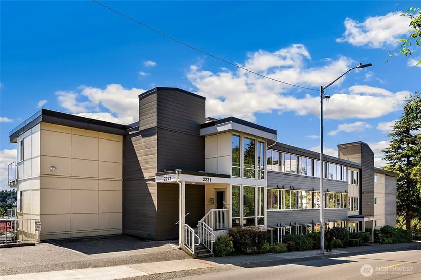Property photo for 2221 Gilman Drive W #303, Seattle photo 2