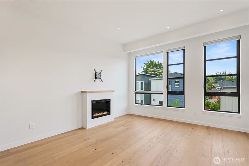 Property photo for 2609 31st Avenue W #B, Seattle photo 8