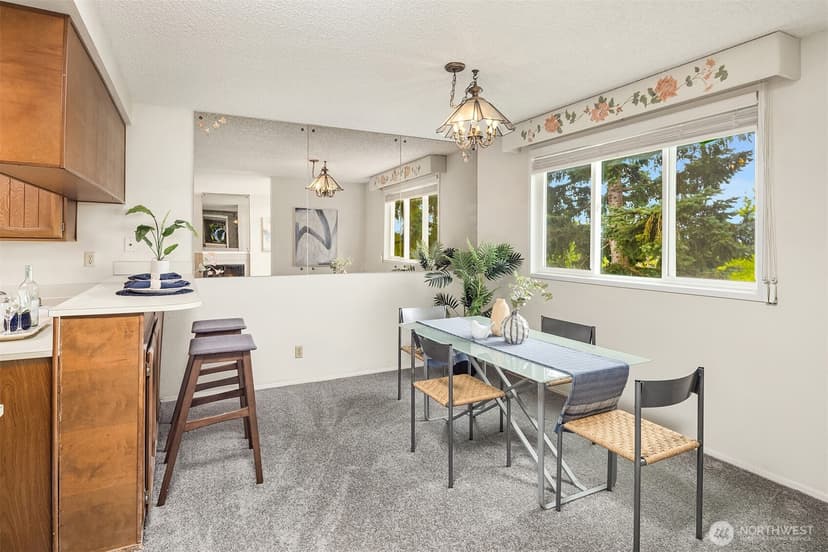 Property photo for 9710 5th Avenue NE #503, Seattle photo 11