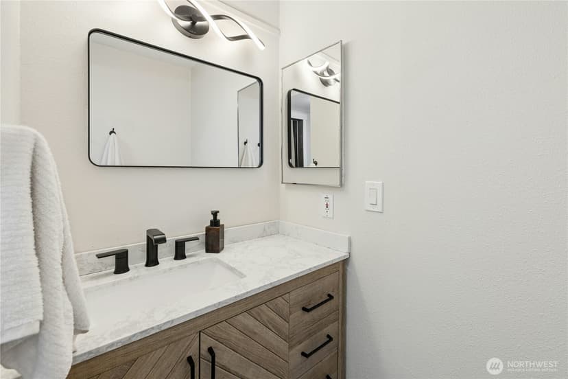 Property photo for 209 NE Mulberry Lane, Bremerton photo 15