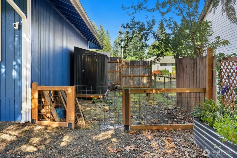 Property photo for 209 NE Mulberry Lane, Bremerton photo 25