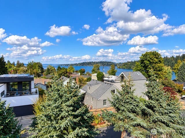 Property photo for 5203 56th Avenue S, Seattle photo 8