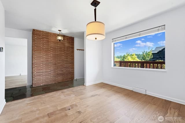 Property photo for 5203 56th Avenue S, Seattle photo 4
