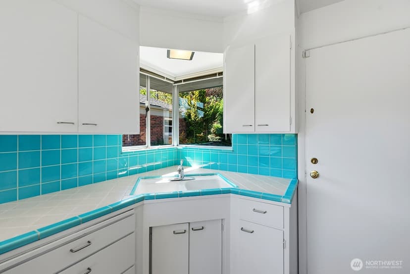Property photo for 5203 56th Avenue S, Seattle photo 15