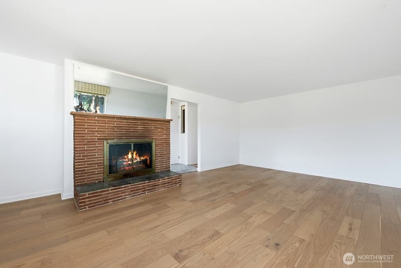 Property photo for 5203 56th Avenue S, Seattle photo 11