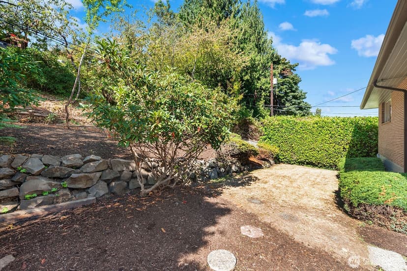 Property photo for 5203 56th Avenue S, Seattle photo 30