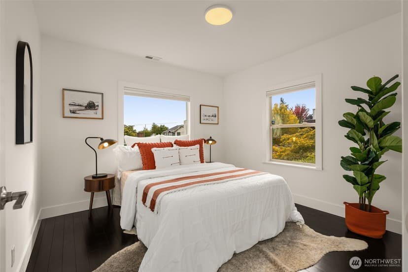 Property photo for 2301 19th Avenue S, Seattle photo 16