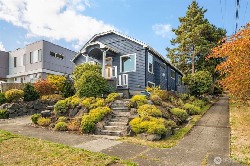 Property photo for 2301 19th Avenue S, Seattle photo 2