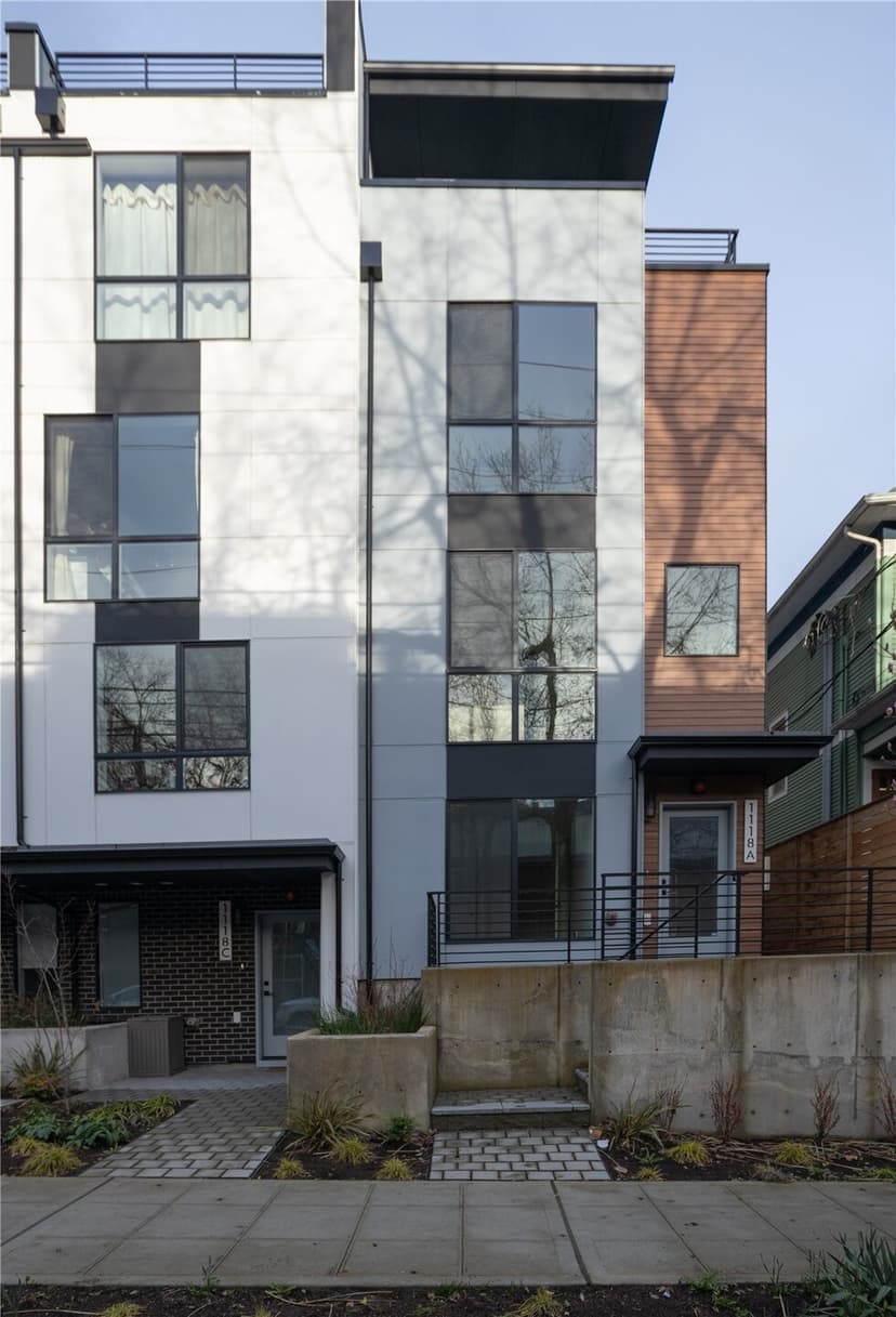 Property photo for 1122 13th Avenue #A, Seattle photo 2