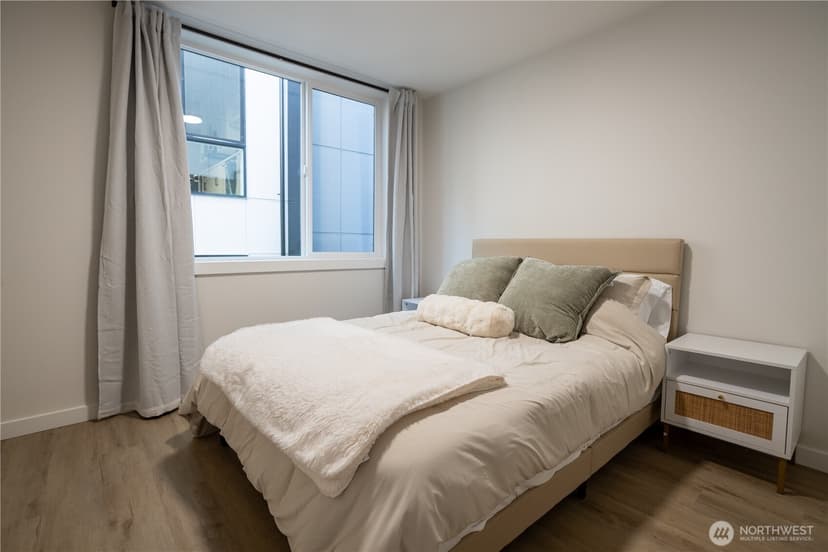 Property photo for 1122 13th Avenue #A, Seattle photo 14