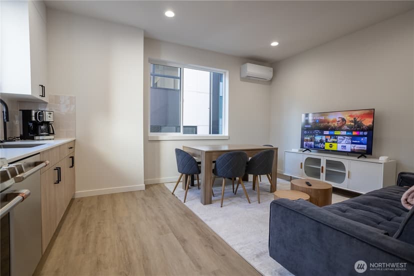 Property photo for 1122 13th Avenue #A, Seattle photo 5