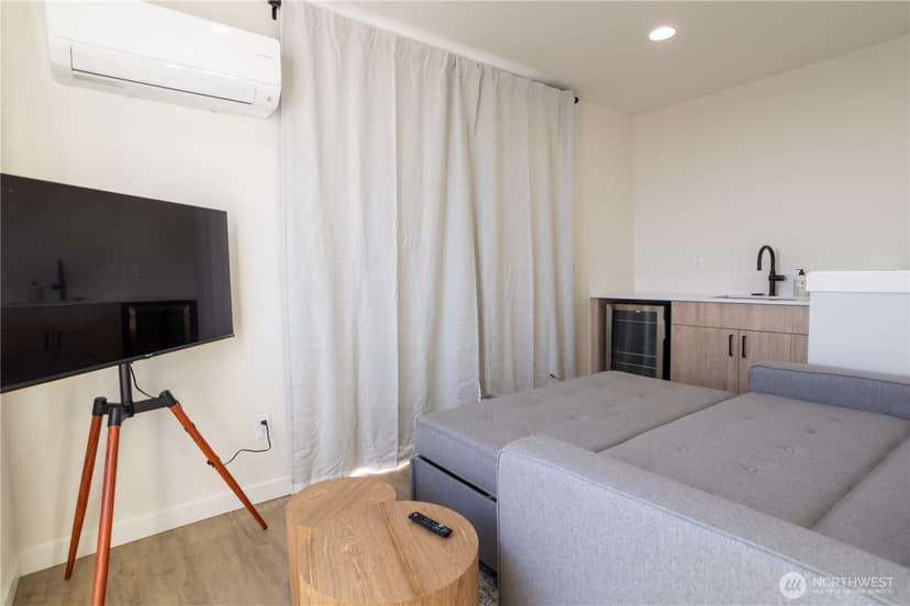 Property photo for 1122 13th Avenue #A, Seattle photo 40