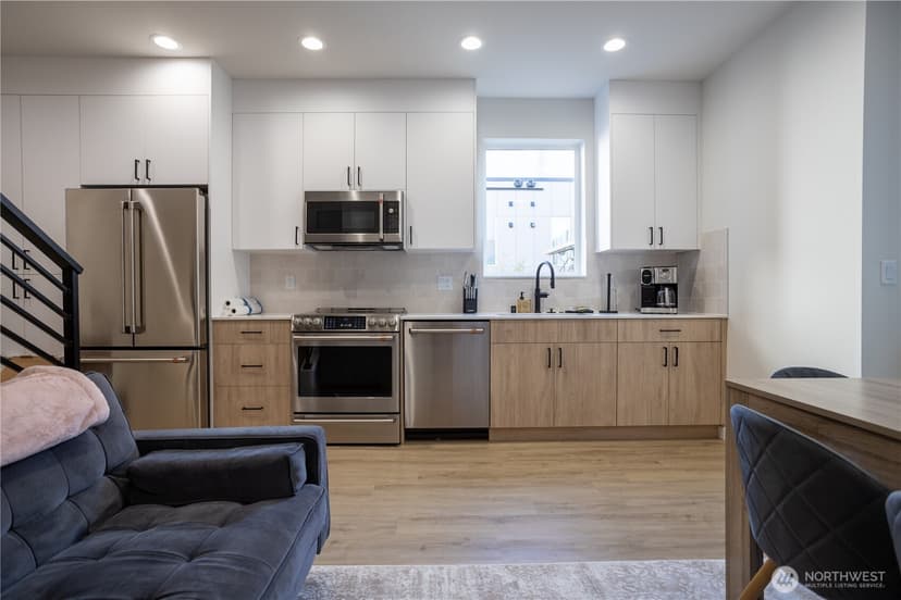 Property photo for 1122 13th Avenue #A, Seattle photo 7
