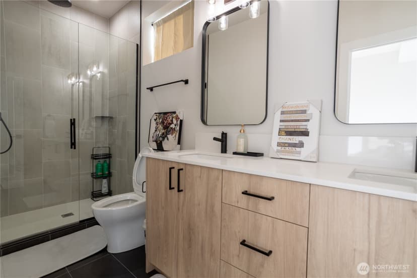 Property photo for 1122 13th Avenue #A, Seattle photo 33