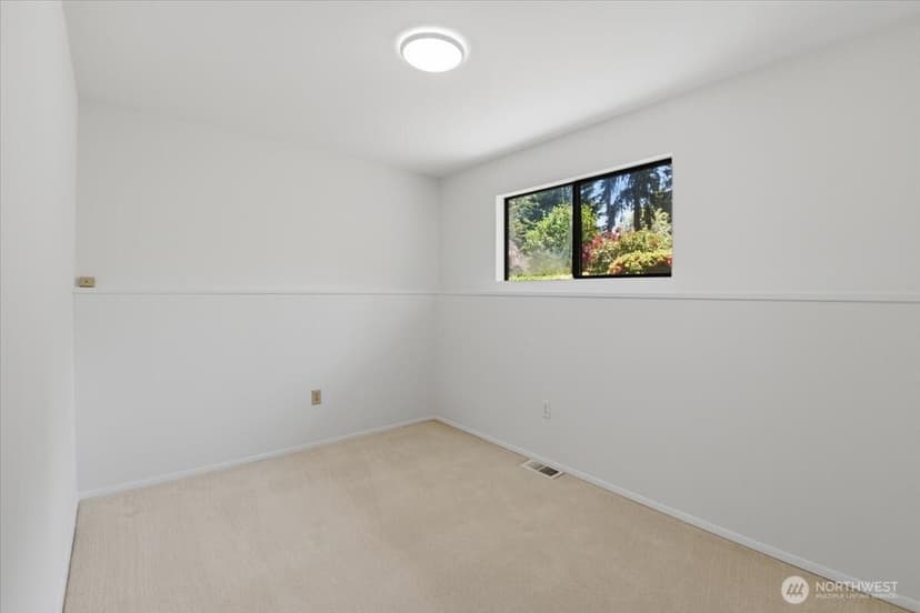 Property photo for 17816 NE 12th Street, Bellevue photo 19