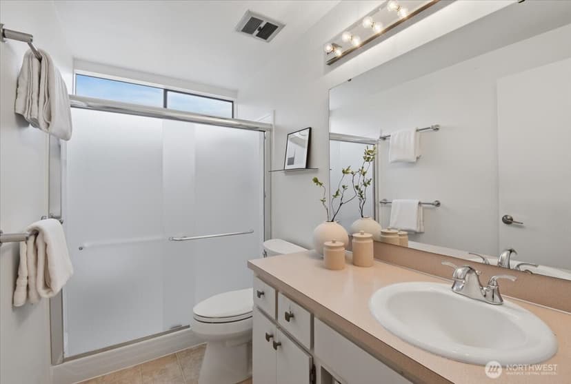 Property photo for 17816 NE 12th Street, Bellevue photo 17