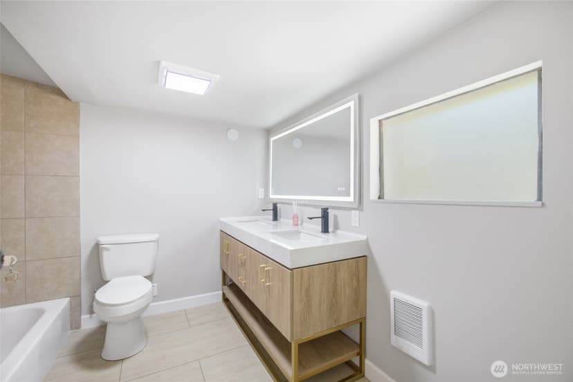 Property photo for 12243 16th Avenue S, Seattle photo 19