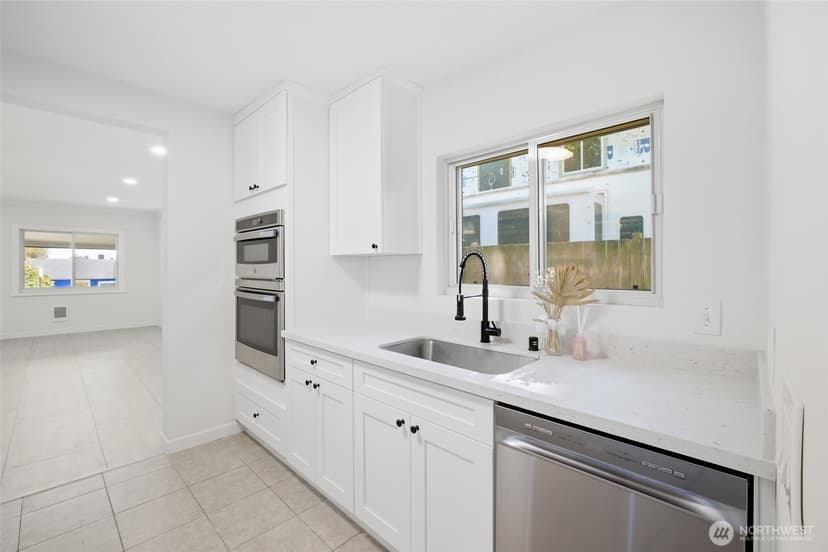 Property photo for 12243 16th Avenue S, Seattle photo 8