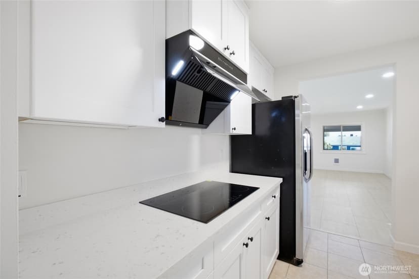 Property photo for 12243 16th Avenue S, Seattle photo 9