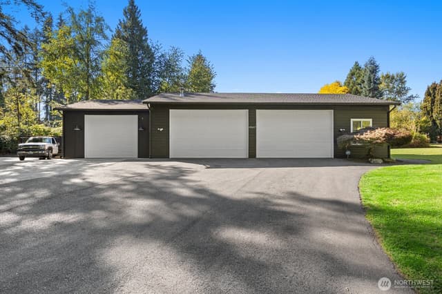 Property photo for 18607 165th Avenue NE, Woodinville photo 2