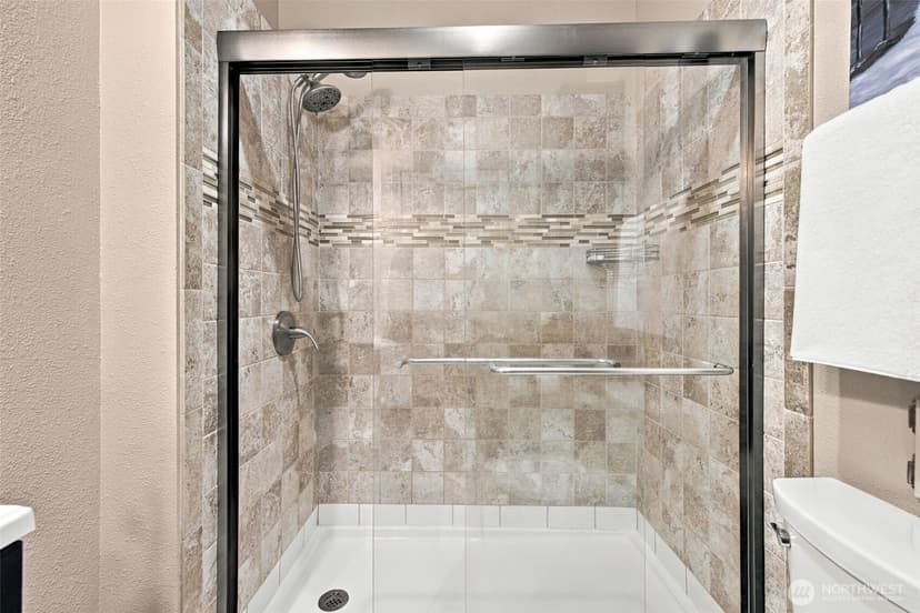 Property photo for 3860 NE 41st Street, Seattle photo 32