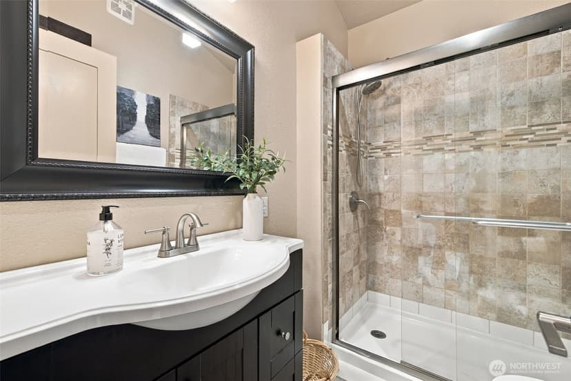 Property photo for 3860 NE 41st Street, Seattle photo 31