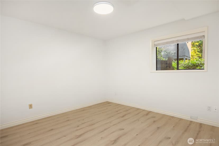 Property photo for 3718 130th Avenue NE, Bellevue photo 28