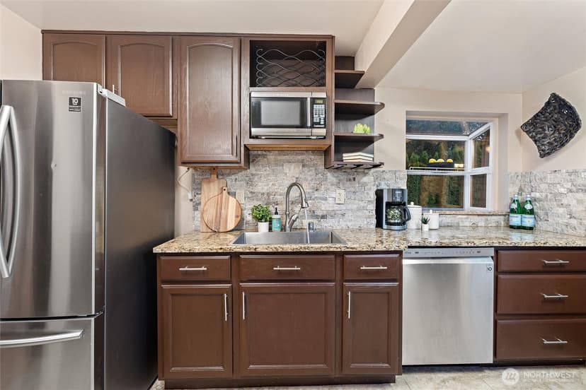 Property photo for 1228 S Lake Stickney Drive, Lynnwood photo 15