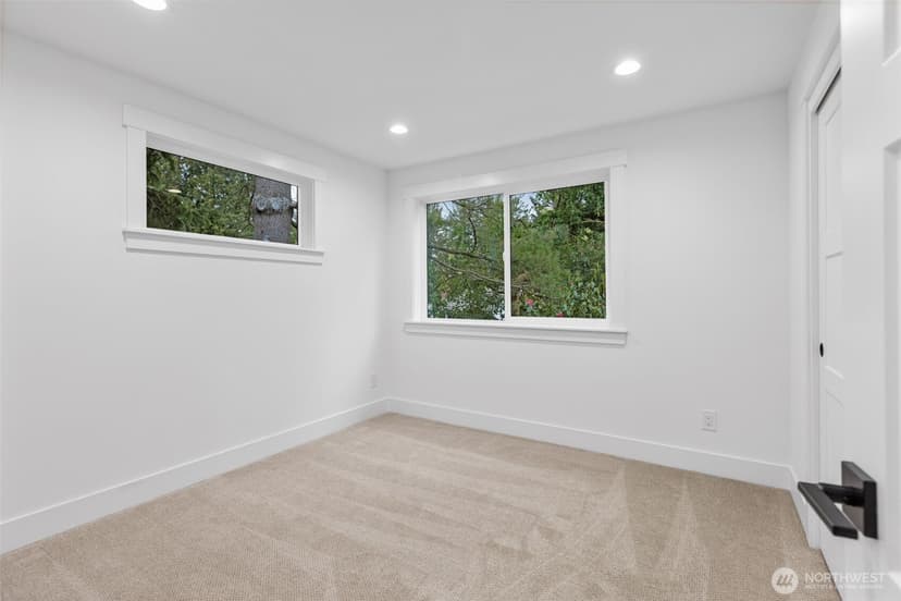 Property photo for 11054 2nd Avenue NW, Seattle photo 23