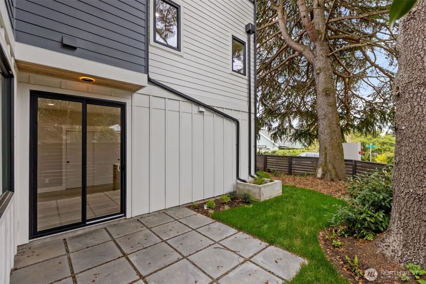 Property photo for 11054 2nd Avenue NW, Seattle photo 5