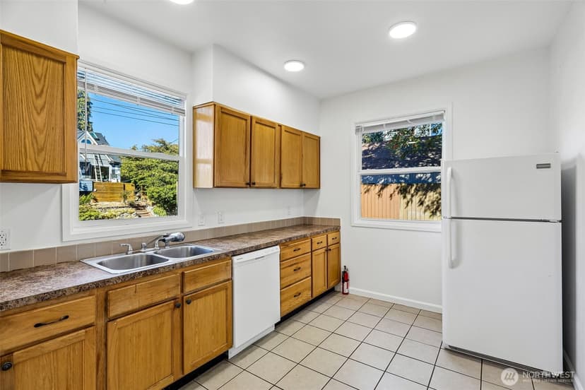 Property photo for 6558 16th Avenue NW, Seattle photo 10