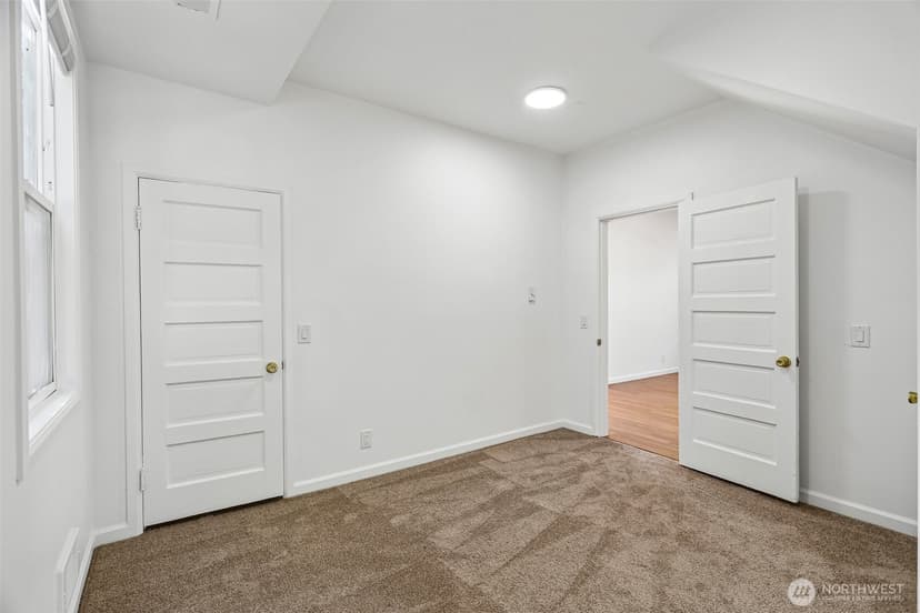 Property photo for 6558 16th Avenue NW, Seattle photo 13