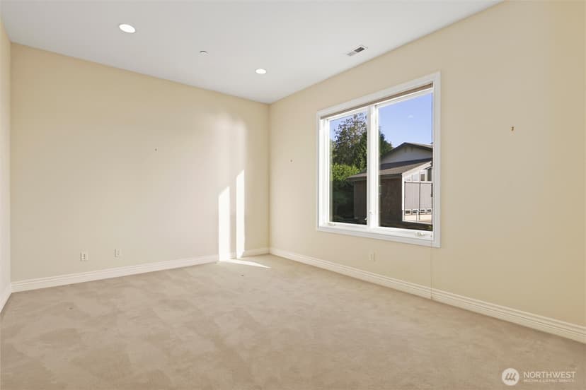 Property photo for 6049 NE 135th Street, Kirkland photo 25
