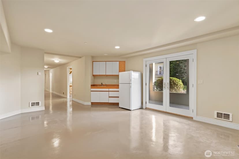 Property photo for 6049 NE 135th Street, Kirkland photo 33
