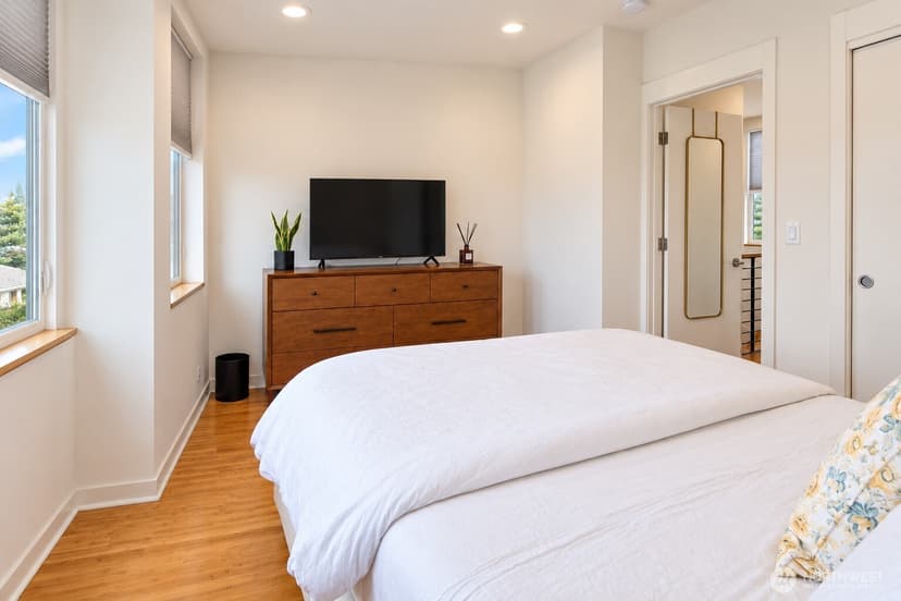 Property photo for 4836 Fauntleroy Way SW, Seattle photo 11