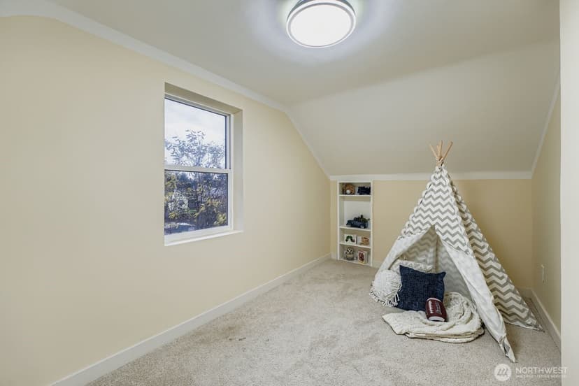 Property photo for 102 N Street NE, Auburn photo 23