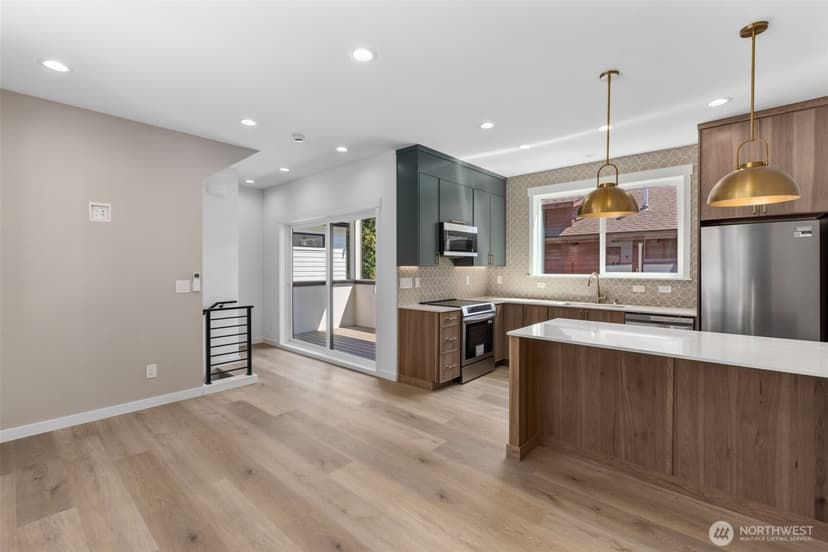 Property photo for 11050 2nd Avenue NW #B, Seattle photo 11
