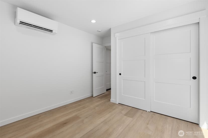 Property photo for 11050 2nd Avenue NW #B, Seattle photo 30
