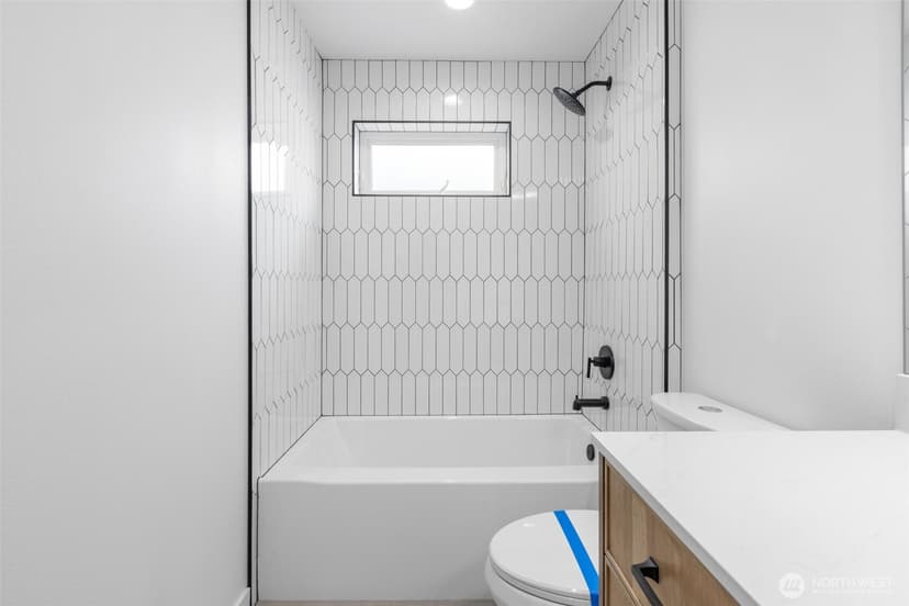 Property photo for 11050 2nd Avenue NW #B, Seattle photo 27