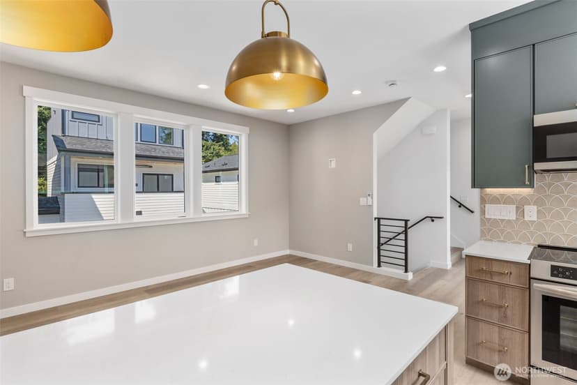 Property photo for 11050 2nd Avenue NW #B, Seattle photo 14