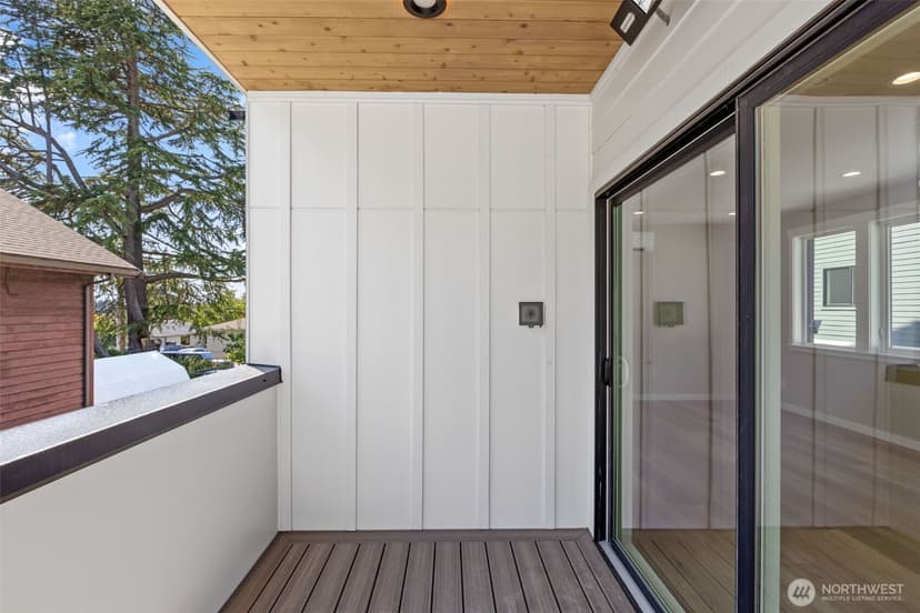 Property photo for 11050 2nd Avenue NW #B, Seattle photo 32